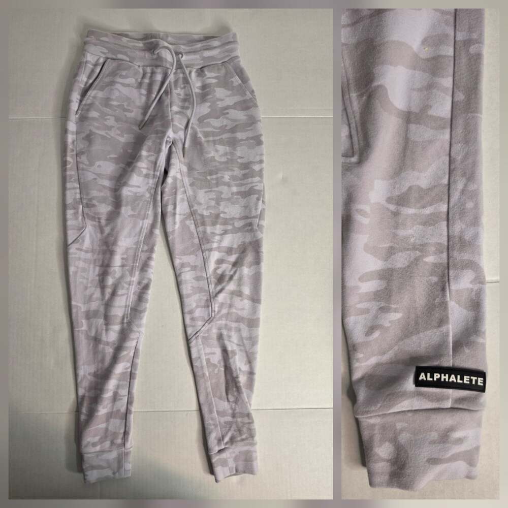 Alphalete Jogger Pants Womens Small Beige Camo Knit Joggers Elastic Waist